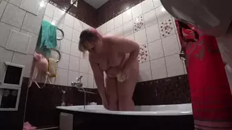 Meaty stepmom soaping in the shower