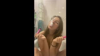 Do you want to Fuck me Smoking and in the Bathroom? Write in the Comments how it was