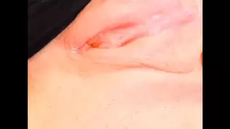 Creamy pink cunt for you papi, eat it up for me!