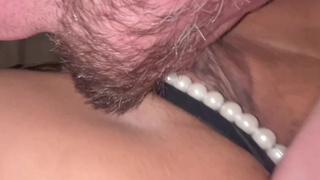 Older Vika asked to suck her snatch to cumming