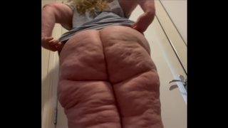 MILF GET'S BACKSHOTS AND SPANKED
