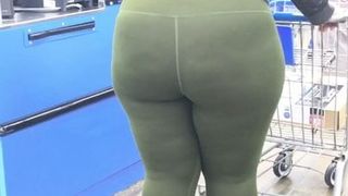 Light Skin Phat Bubble Ass in tights 2