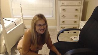 Awesome blonde GILF likes to play