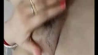 Indian big boob bhabhi fingering pussy