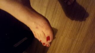 Cougar Girlfriend huge long fine feets, long red toes